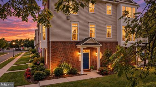 25091 Gunnery Sq, CHANTILLY, VA, 20152-6031 | Card Image