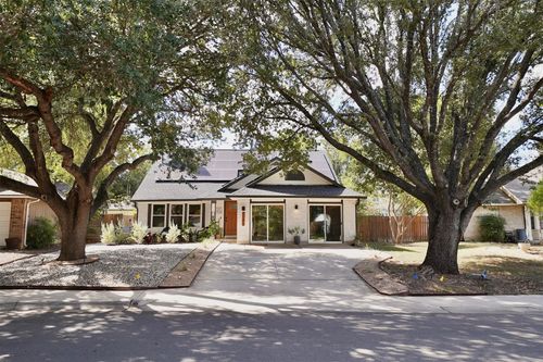 2106 Bluebonnet Dr, Round Rock, TX, 78664-2610 | Card Image