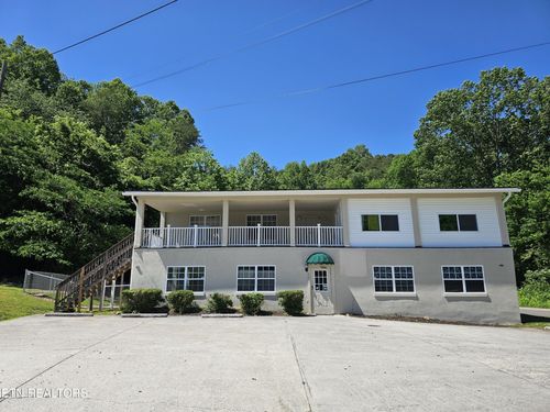 607 Old Tacora Hills Rd, Clinton, TN, 37716-5865 | Card Image