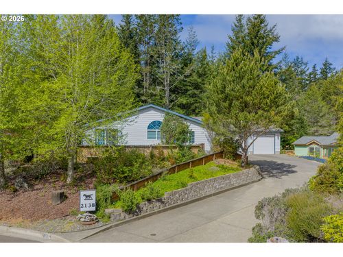 2138 Lynne Dr, North Bend, OR, 97459-1272 | Card Image