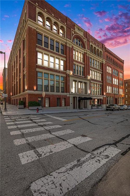 apt-304-612 Central St, Kansas City, MO, 64105-1617 | Card Image