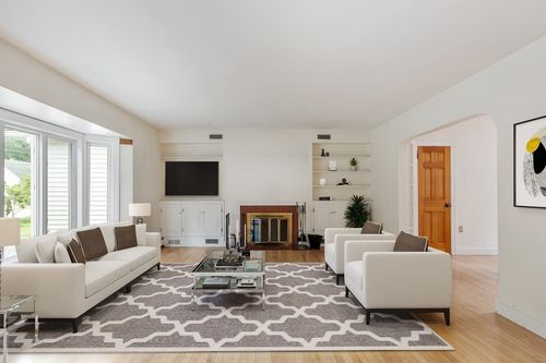 9 Chase St, Newburyport, MA, 01950-1801 | Card Image