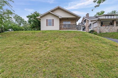 800 N 9th St, Kansas City, KS, 66101-3104 | Card Image