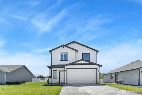 4247 W Sandy Ct, Moses Lake, WA, 98837-8035 | Card Image