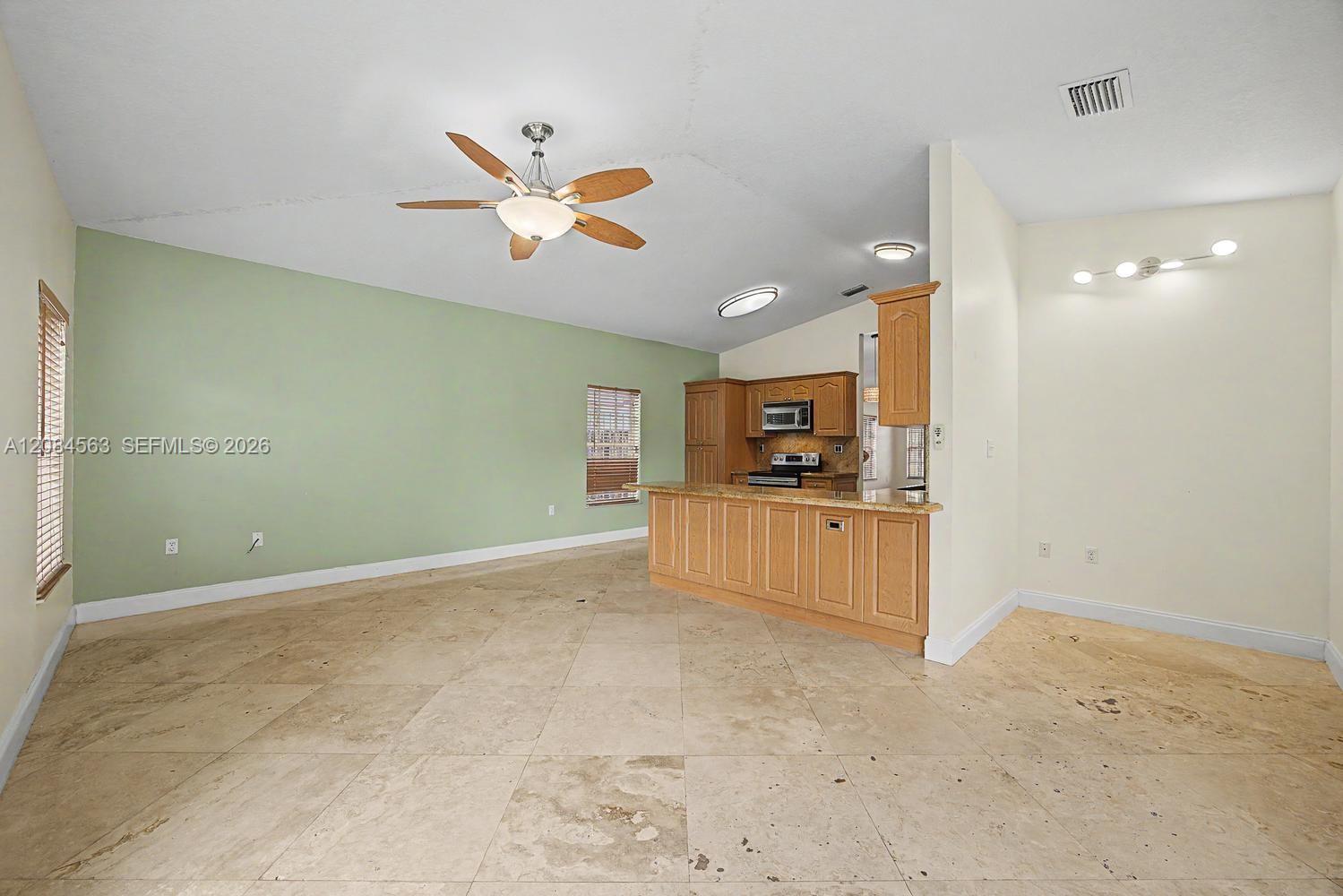 Residential Lease in Florida City 3