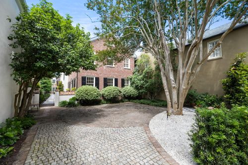 63 King St, Charleston, SC, 29401-2734 | Card Image