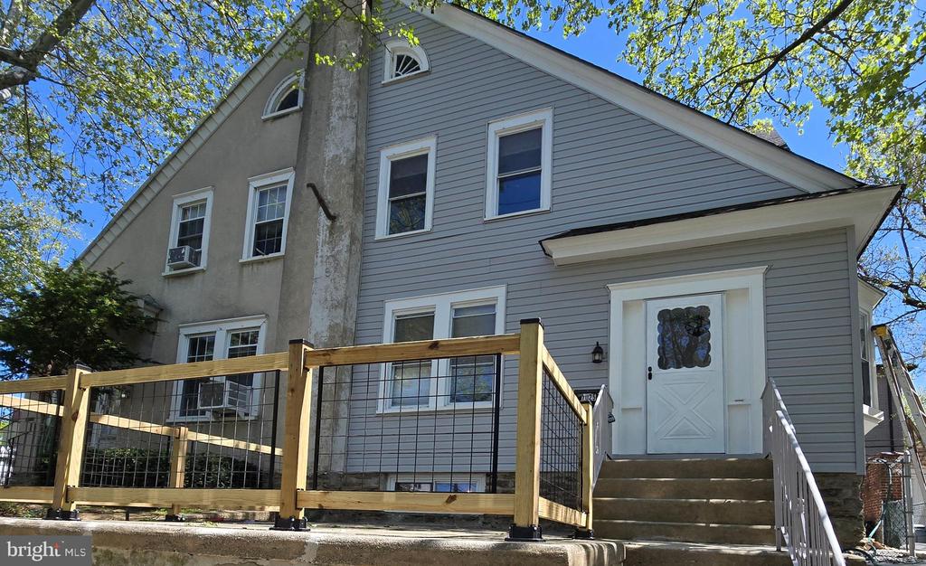 Oakley St, Philadelphia, PA 19111
