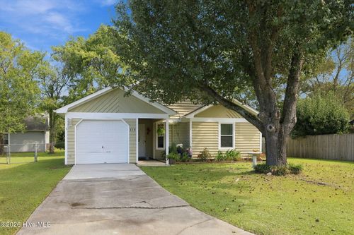 418 Red Fox Trl, Newport, NC, 28570-9586 | Card Image