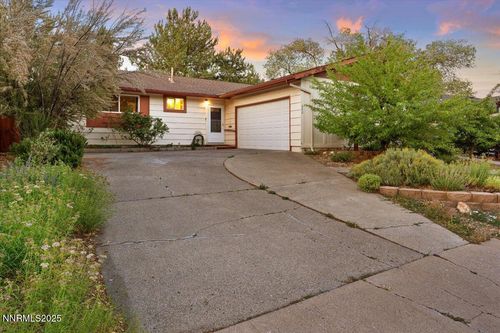 840 Akard Dr, Reno, NV, 89503-3329 | Card Image
