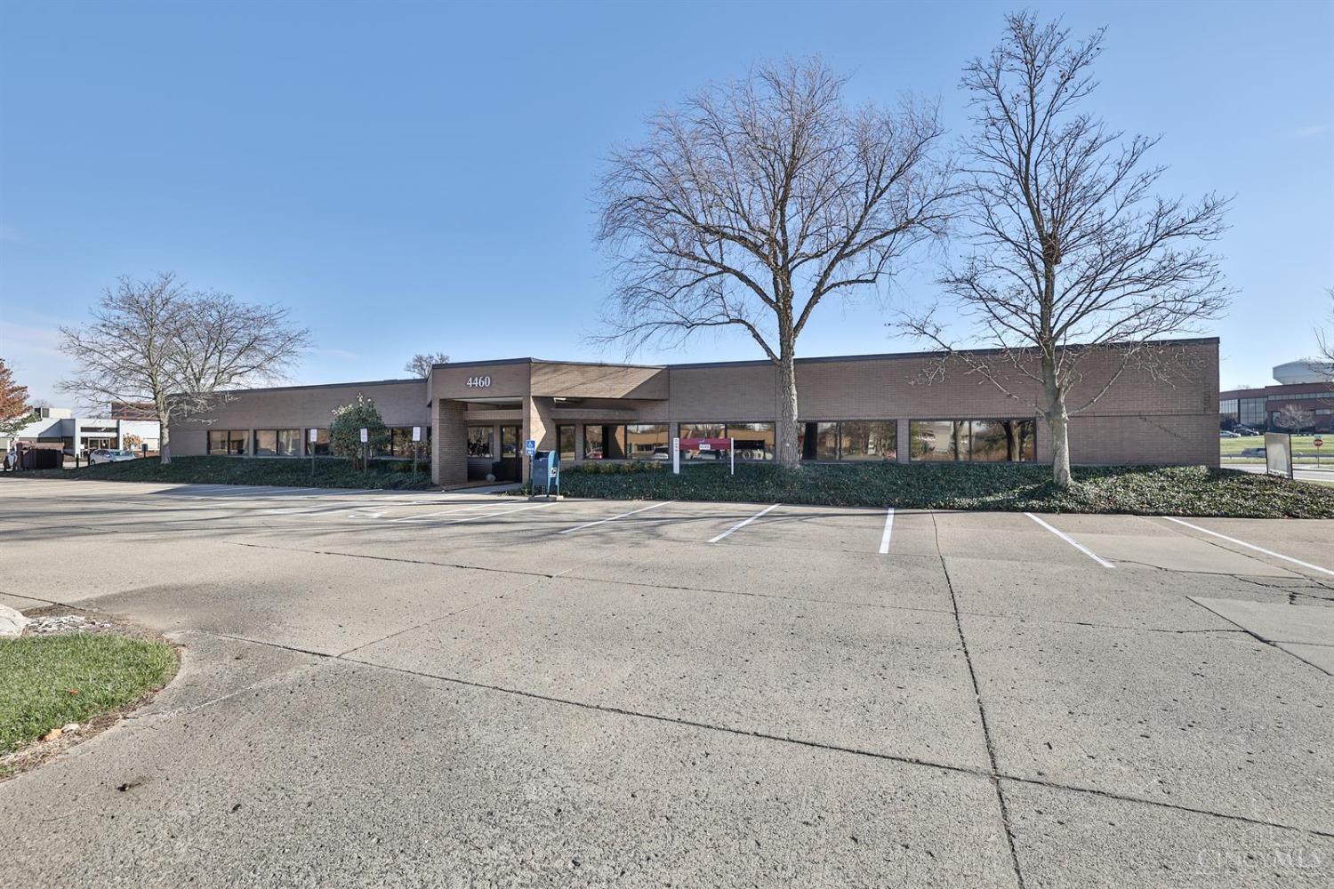 4460 Carver Woods Dr, Blue Ash, OH 45242