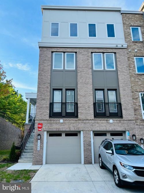 15596 Grade Line Pl, WOODBRIDGE, VA, 22191-5592 | Card Image