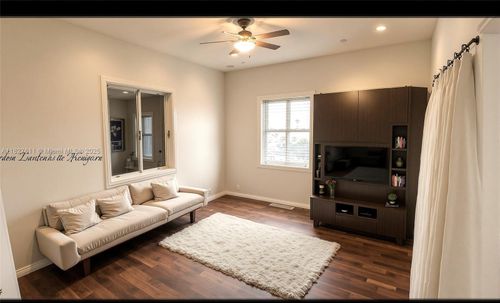 2729 Nw 47th St, Miami, FL, 33142-3519 | Card Image