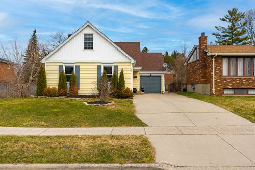 266 Chestnut St, Saint Thomas, ON, N5R5N2 | Card Image