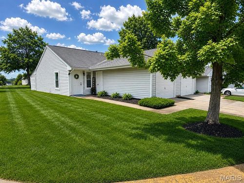 18-1611 Claydell Dr, Saint Peters, MO, 63376-7559 | Card Image