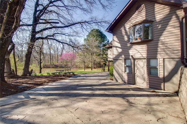 8556 Kee Mac Ln, House other with 2 bedrooms, 2 bathrooms and 3 parking in Alton IL | Image 58
