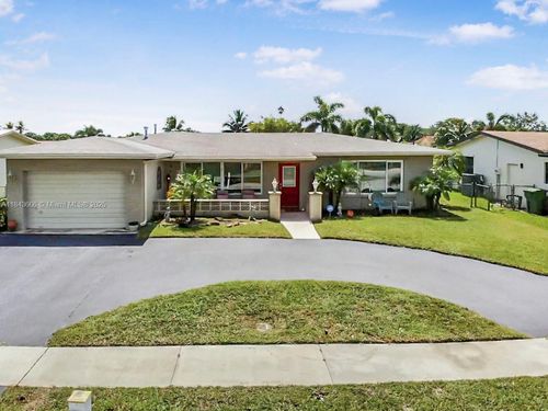 2101 Nw 119th Ave, Pembroke Pines, FL, 33026-1935 | Card Image