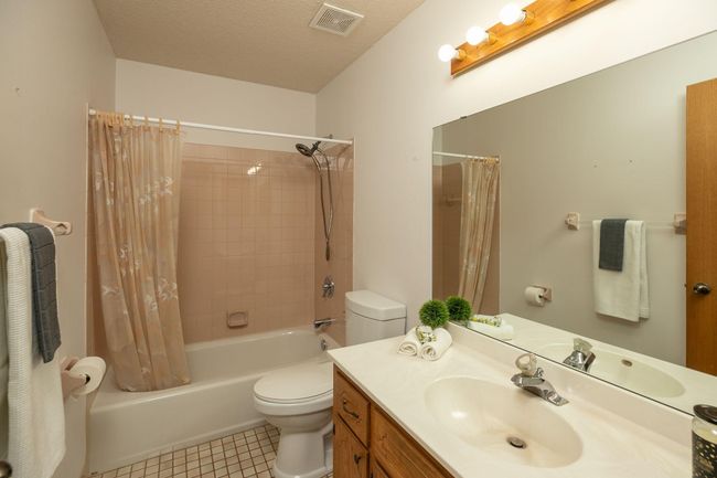 19-web-or-mls-19-Bathroom.jpg | Image 19