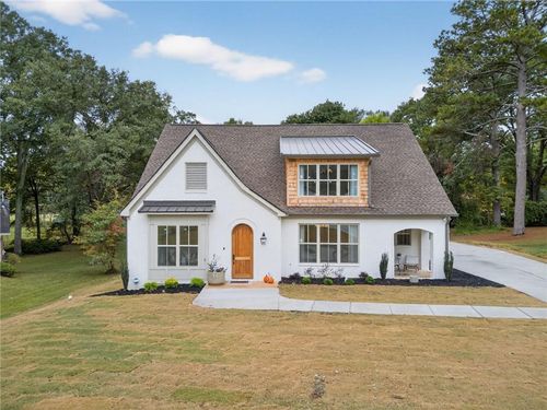 111 Lakeview Dr, Carrollton, GA, 30117-1945 | Card Image