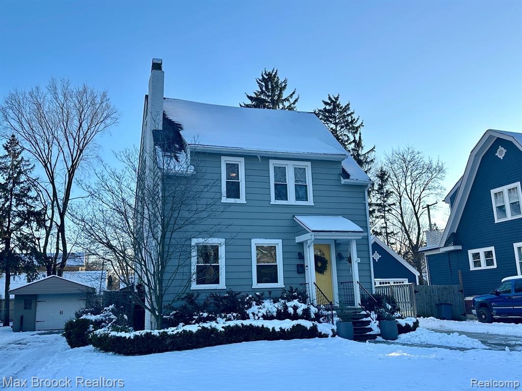 259 W Oakridge Street, For Sale in Ferndale Zoocasa