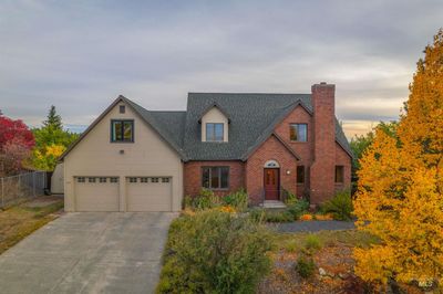 2187 Moser Street, House other with 5 bedrooms, 4 bathrooms and 2 parking in Moscow ID | Image 2