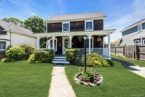 50 Rollstone Ave, West Sayville, NY, 11796-1305 | Card Image