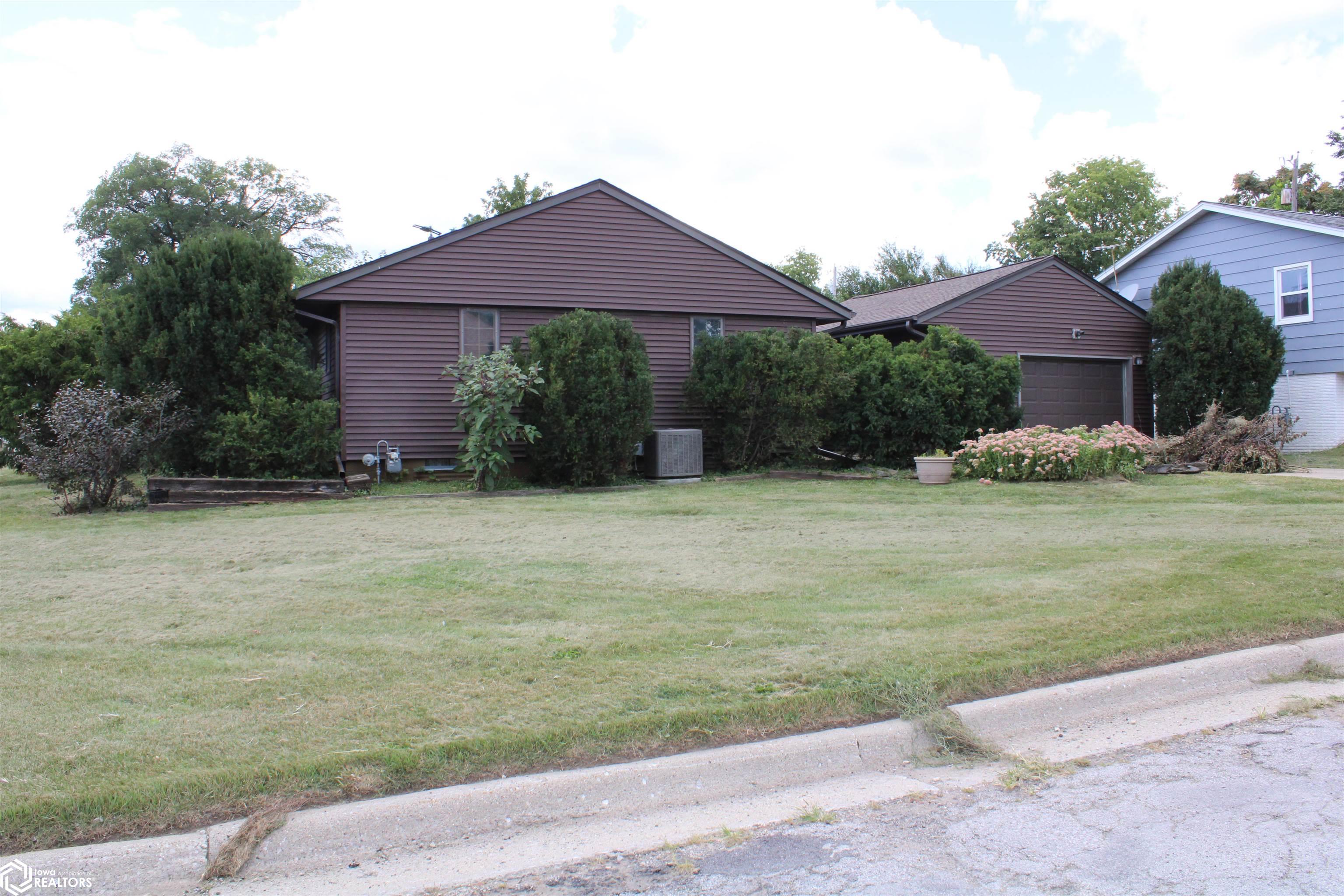 Ferner St, Marshalltown, IA 50158