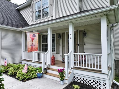 261 East Dr, Walden, NY, 12586-2325 | Card Image