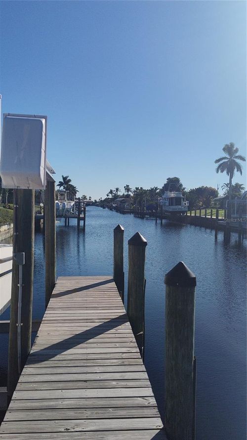 3010 Se 18th Pl, CAPE CORAL, FL, 33904-4011 | Card Image