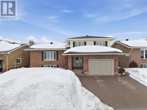 74 Bitonti Cres, Sault Ste Marie, ON, P6C6A9 | Card Image