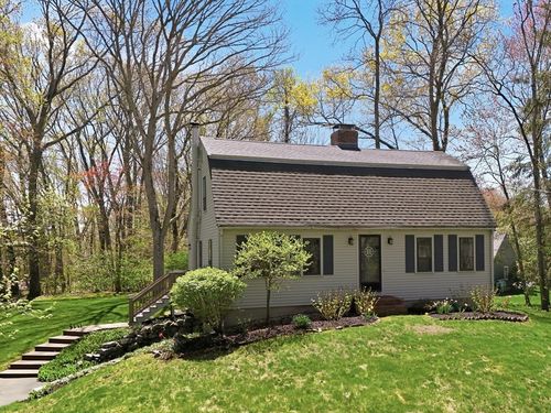 10 Lenway Rd, Newbury, MA, 01922-1301 | Card Image
