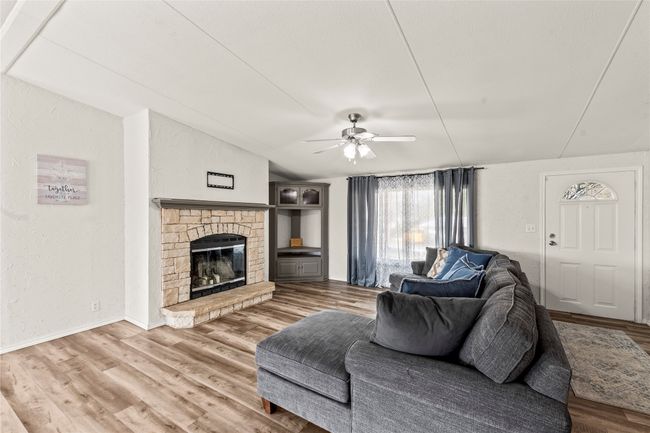 2001 Island Cir, House other with 4 bedrooms, 2 bathrooms and null parking in Tool TX | Image 5