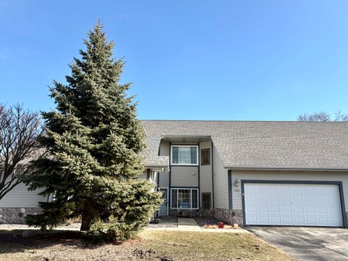 5322 S Hidden Dr, Greenfield, WI, 53221-3240 | Card Image