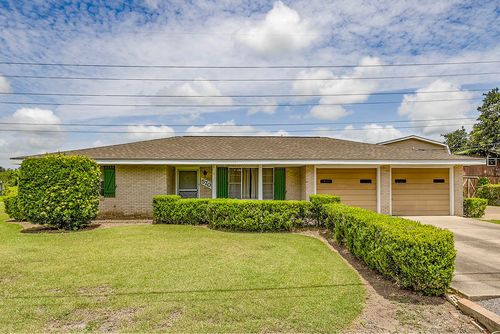 570 Hospital Dr, Raceland, LA, 70394 | Card Image