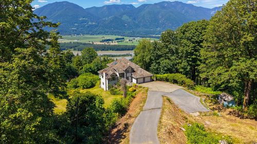 8439 Grand View Dr, Chilliwack, BC, V2R4A2 | Card Image