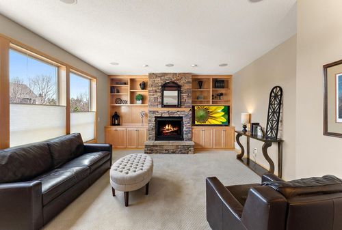 11470 Halstead Trl, Woodbury, MN, 55129-5215 | Card Image