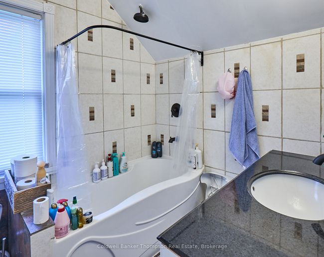 19 Florence St E, House other with 3 bedrooms, 2 bathrooms and 2 parking in Huntsville ON | Image 18