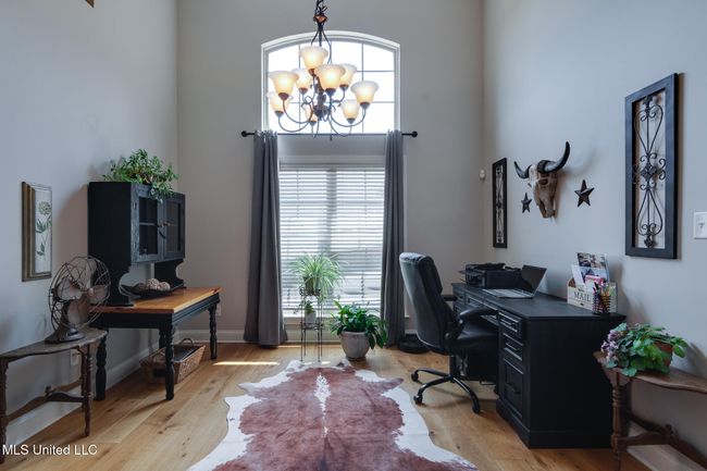 dining / office | Image 5