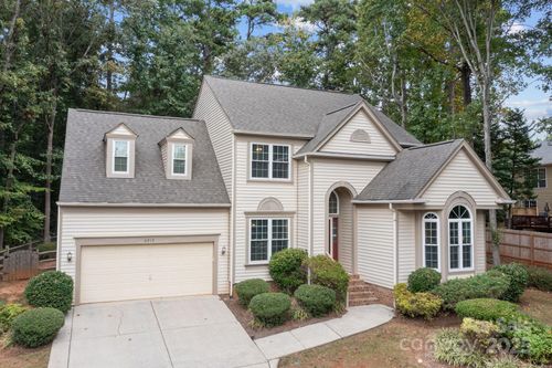 6913 Buckspring Ln, Charlotte, NC, 28269-0889 | Card Image