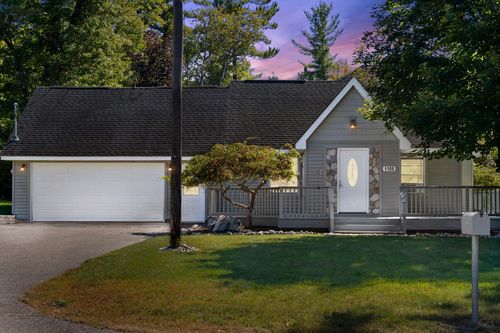 1100 Tisdale Rd, Roscommon, MI, 48653-8301 | Card Image