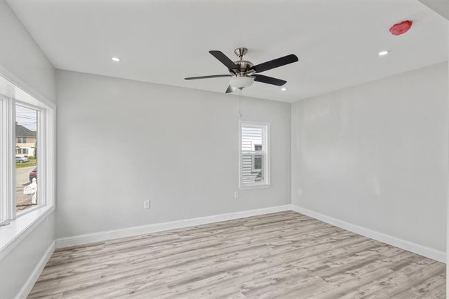 34 Stowe Ave, House other with 2 bedrooms, 1 bathrooms and 4 parking in Riverside RI | Image 5