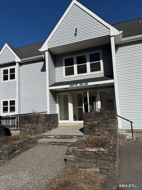 1 Beaver Brook Rd, Danbury, CT, 06810-6215 | Card Image