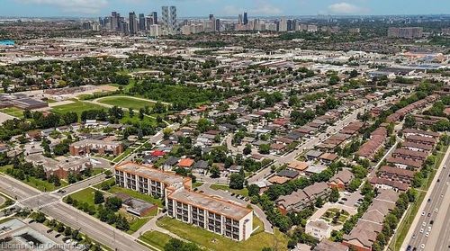 322-1050 Stainton Dr, Mississauga, ON, L5C2T7 | Card Image