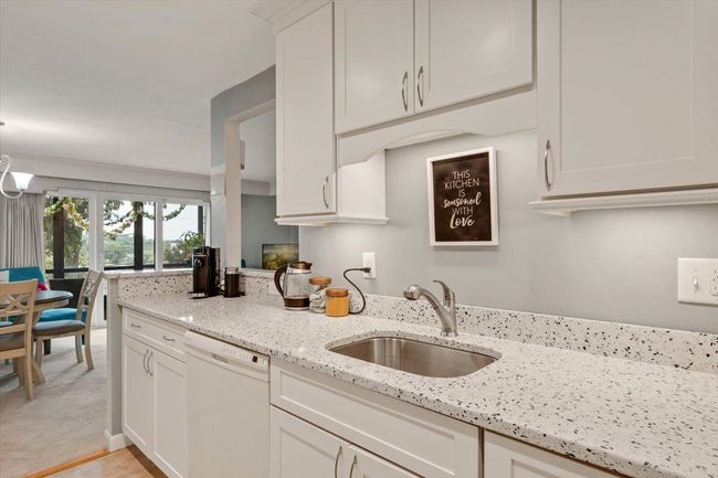 A2 - 33 Spit Brook Rd, Condo with 2 bedrooms, 2 bathrooms and null parking in Nashua NH | Image 4