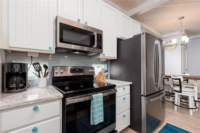 UNIT-402 - 1701 Station St, Townhouse with 3 bedrooms, 3 bathrooms and 2 parking in Port Aransas TX | Image 11