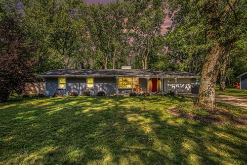 3365 Circle Dr, Saint Joseph, MI, 49085-3712 | Card Image