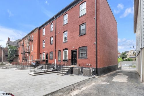 1-61 N 7th St, Newark, NJ, 07107-2954 | Card Image
