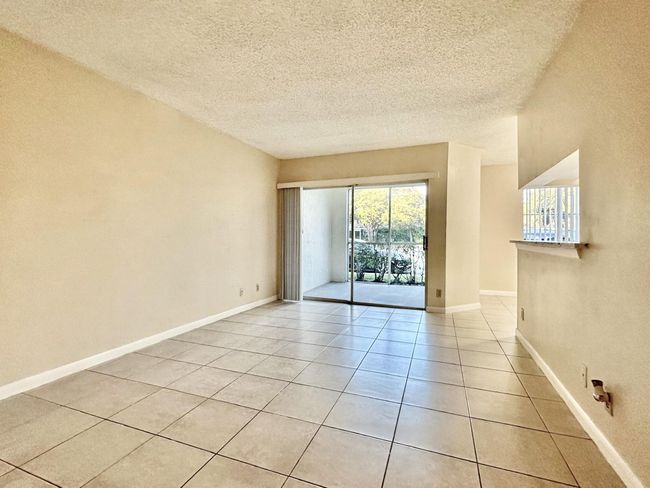 APT-818 - 9833 Westview Dr, Condo with 2 bedrooms, 2 bathrooms and null parking in Coral Springs FL | Image 8