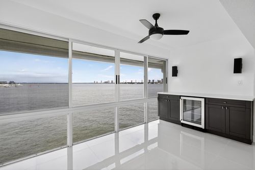 apt-301-400 Wilma Cir, Riviera Beach, FL, 33404-4657 | Card Image