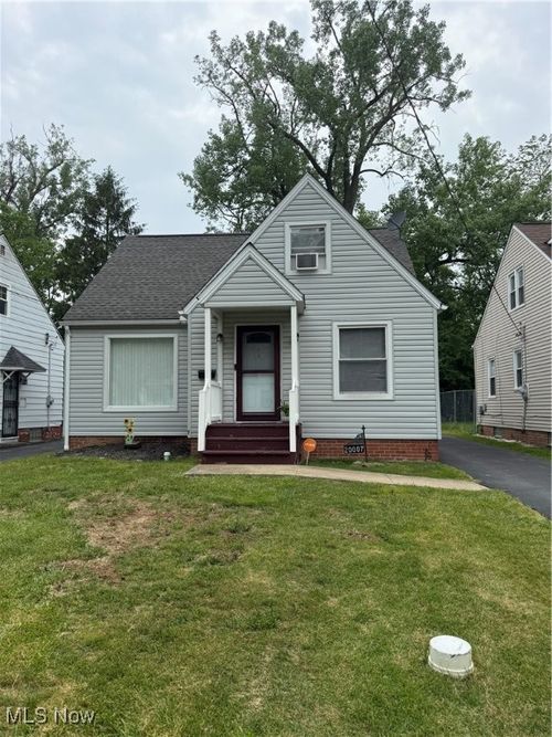 20007 Sunset Dr, Warrensville Heights, OH, 44122-6667 | Card Image