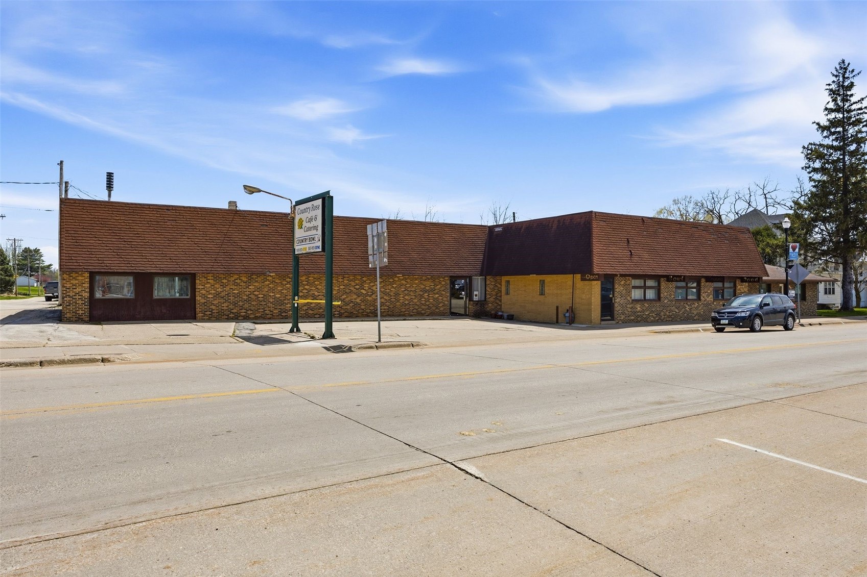 112 Commercial St, Strawberry Pt, IA 52076